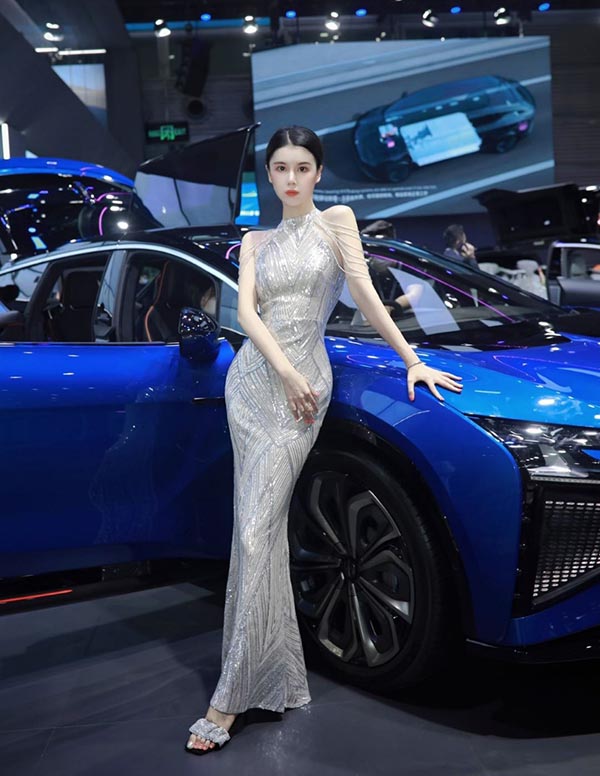 纽约外围女经纪人