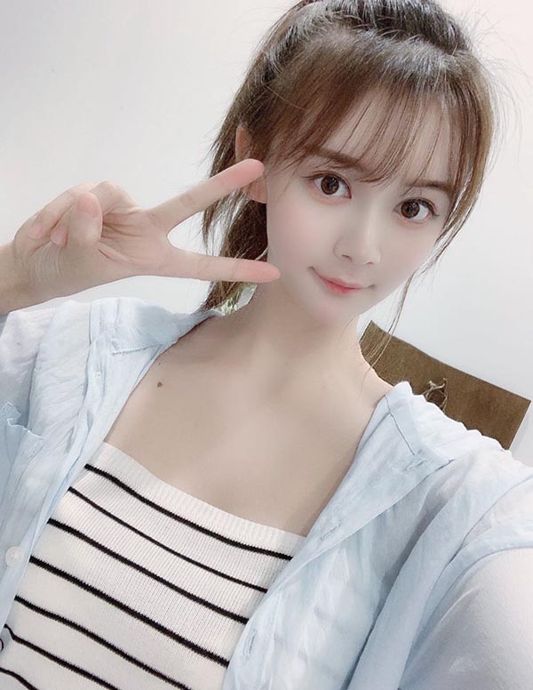 新加坡外围女大学生